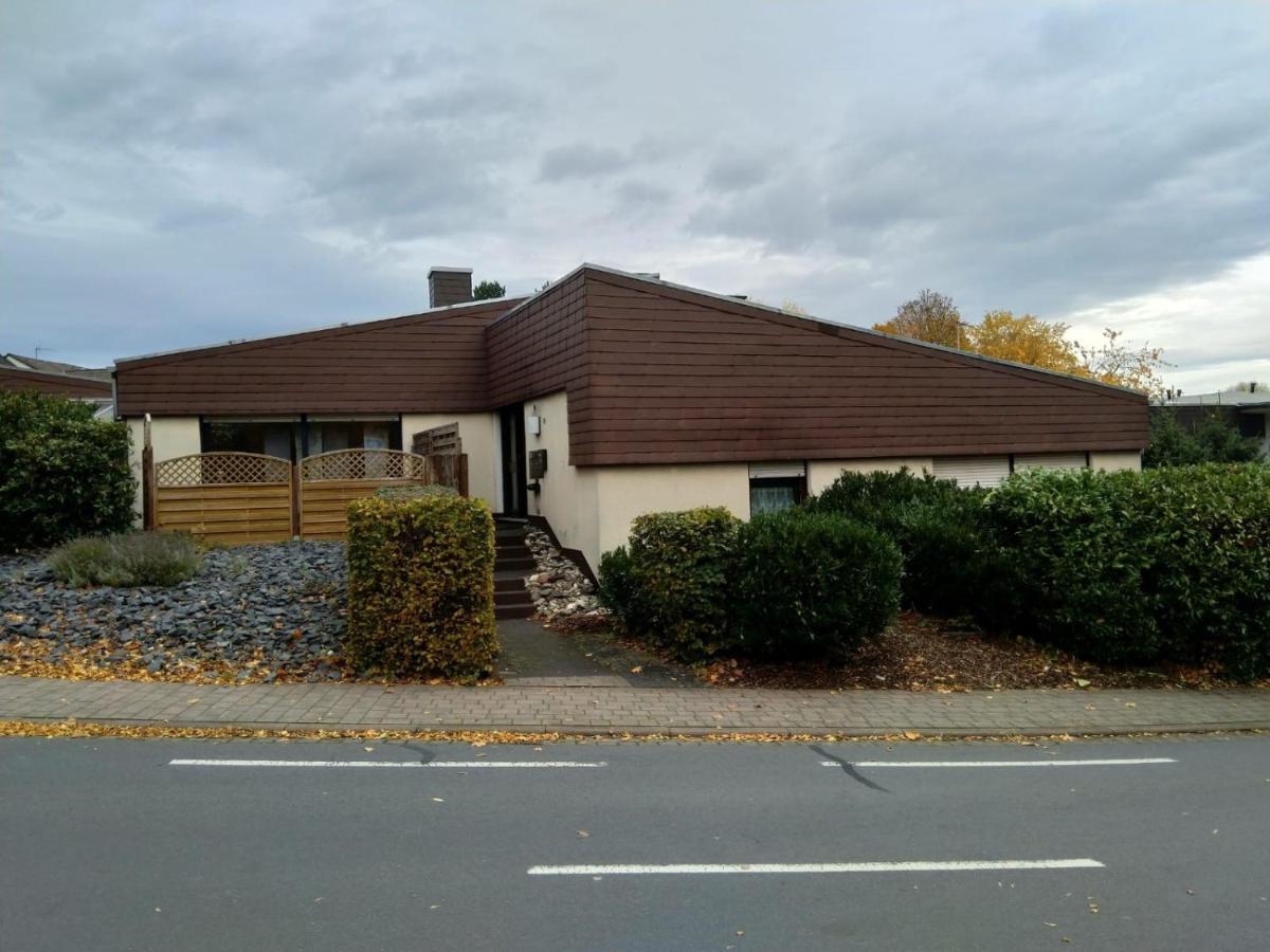 Kleine Ferienwohnung, Einzimmeraparment In Altenkirchen Almersbach エクステリア 写真